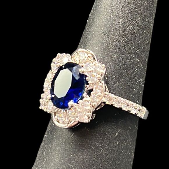 Blue Sapphire Halo Ring Woman’s Size 6 White Simulated CZ Silver Base Metal - Picture 4 of 8